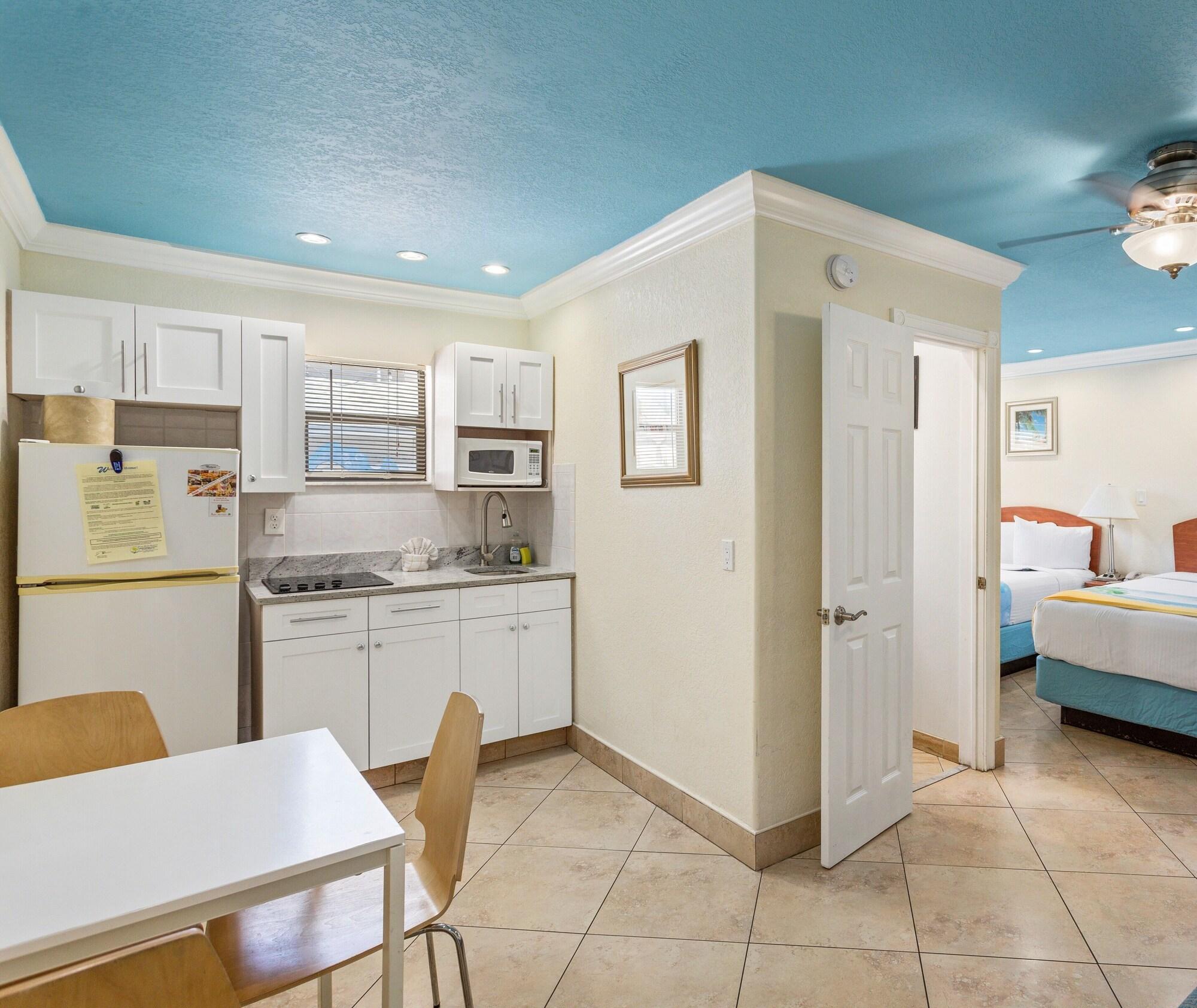 Bayview Plaza Waterfront Resort St. Pete Beach Esterno foto