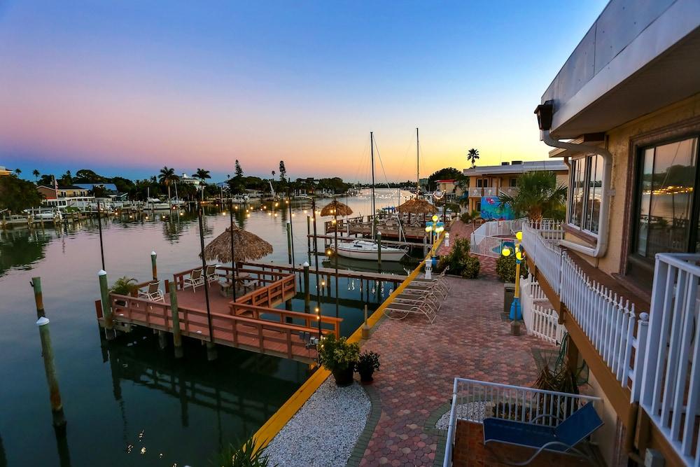 Bayview Plaza Waterfront Resort St. Pete Beach Esterno foto