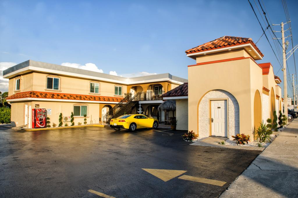 Bayview Plaza Waterfront Resort St. Pete Beach Esterno foto