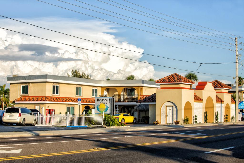 Bayview Plaza Waterfront Resort St. Pete Beach Esterno foto