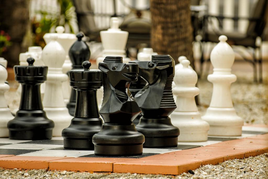 Bayview Plaza Waterfront Resort St. Pete Beach Esterno foto