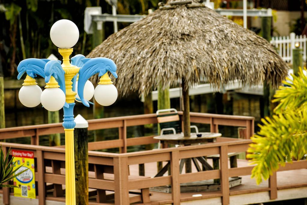 Bayview Plaza Waterfront Resort St. Pete Beach Esterno foto