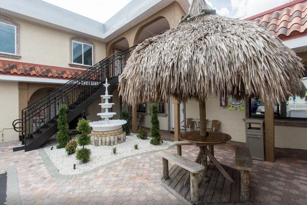 Bayview Plaza Waterfront Resort St. Pete Beach Esterno foto