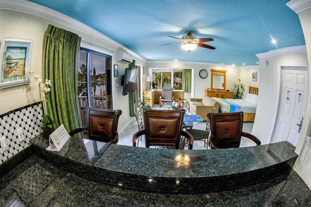 Bayview Plaza Waterfront Resort St. Pete Beach Esterno foto