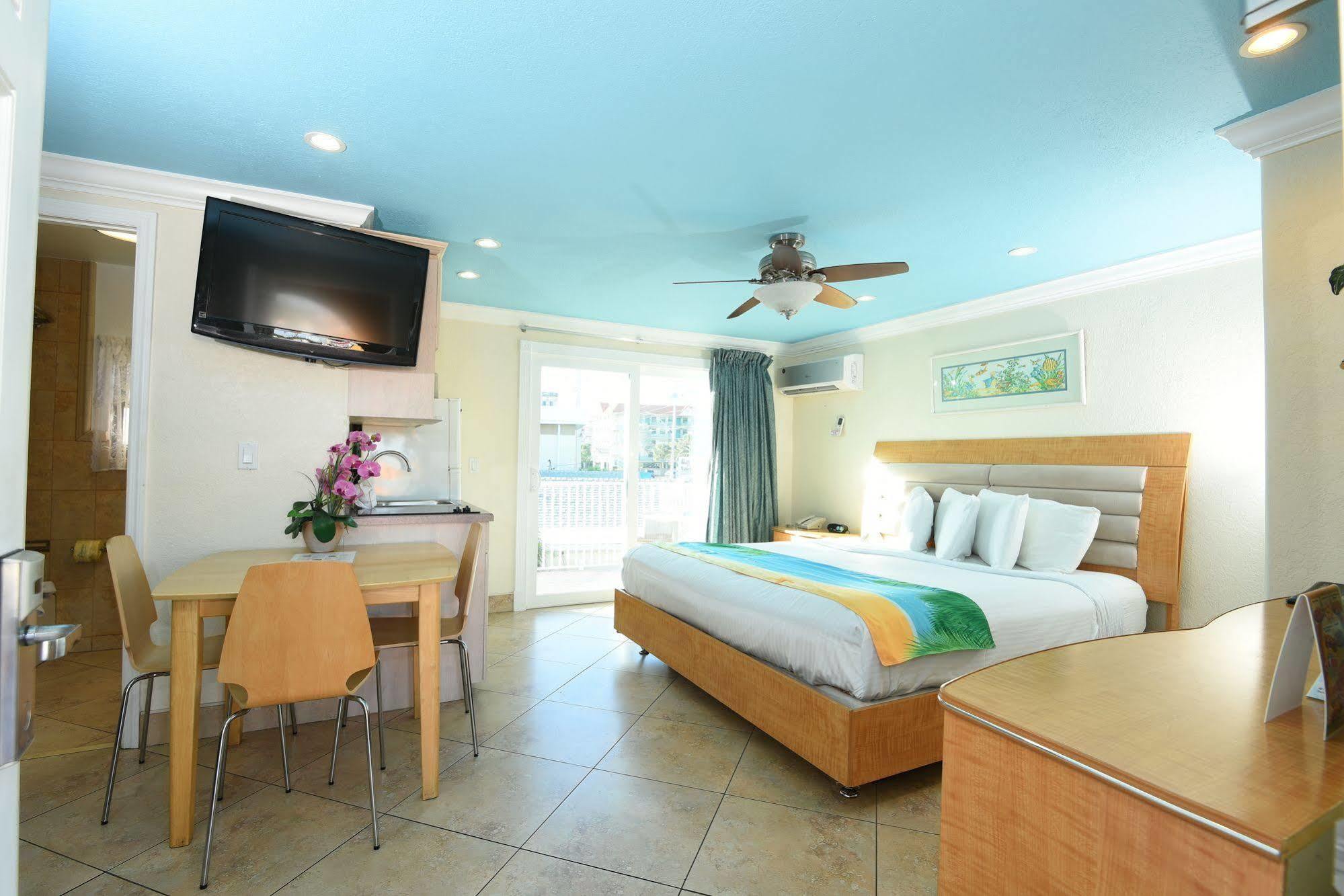 Bayview Plaza Waterfront Resort St. Pete Beach Esterno foto