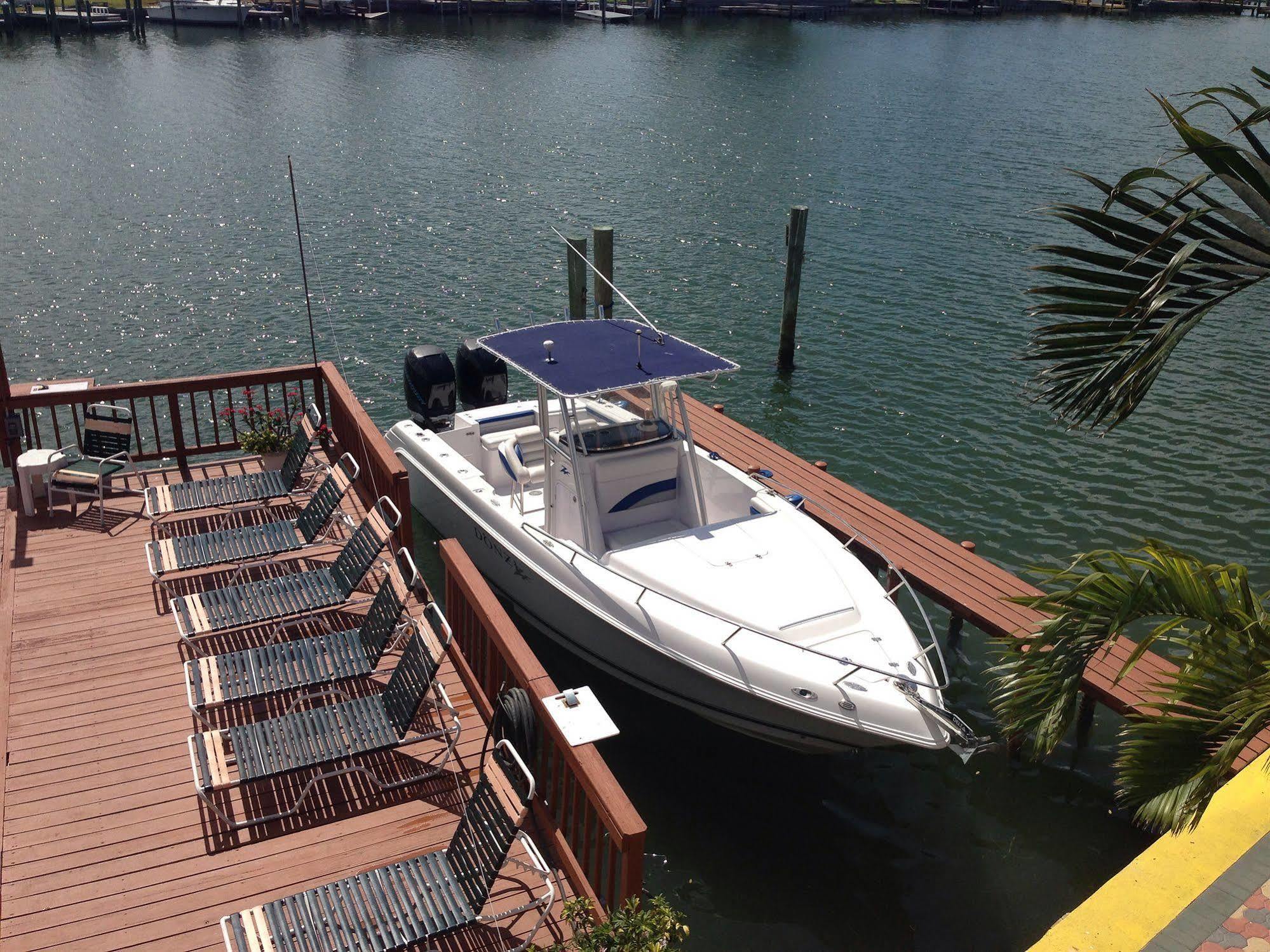 Bayview Plaza Waterfront Resort St. Pete Beach Esterno foto