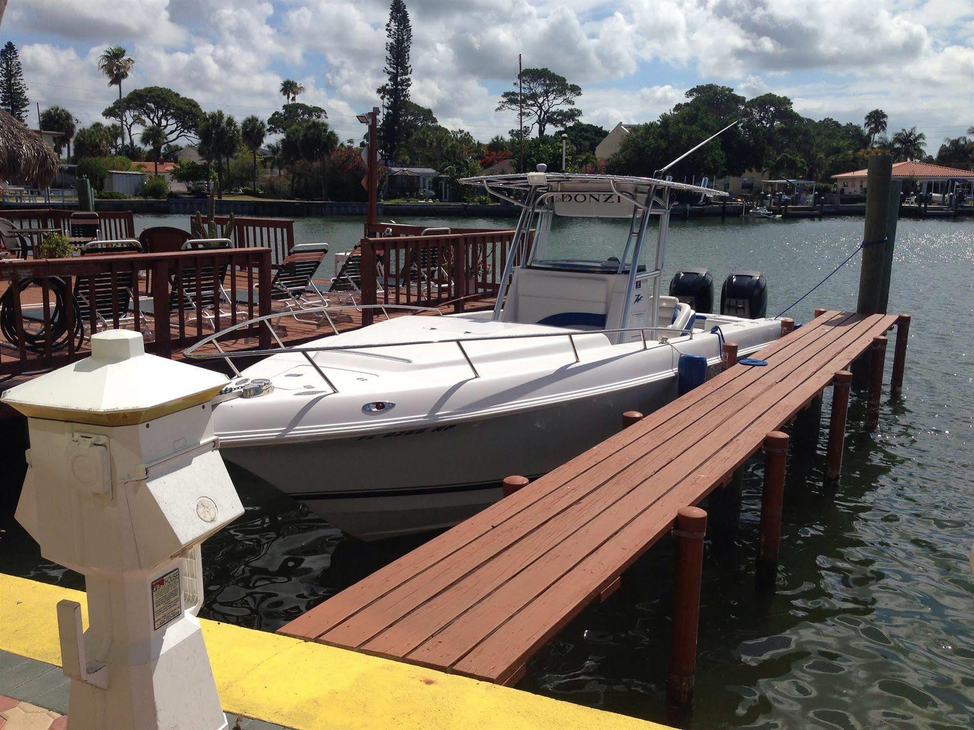 Bayview Plaza Waterfront Resort St. Pete Beach Esterno foto