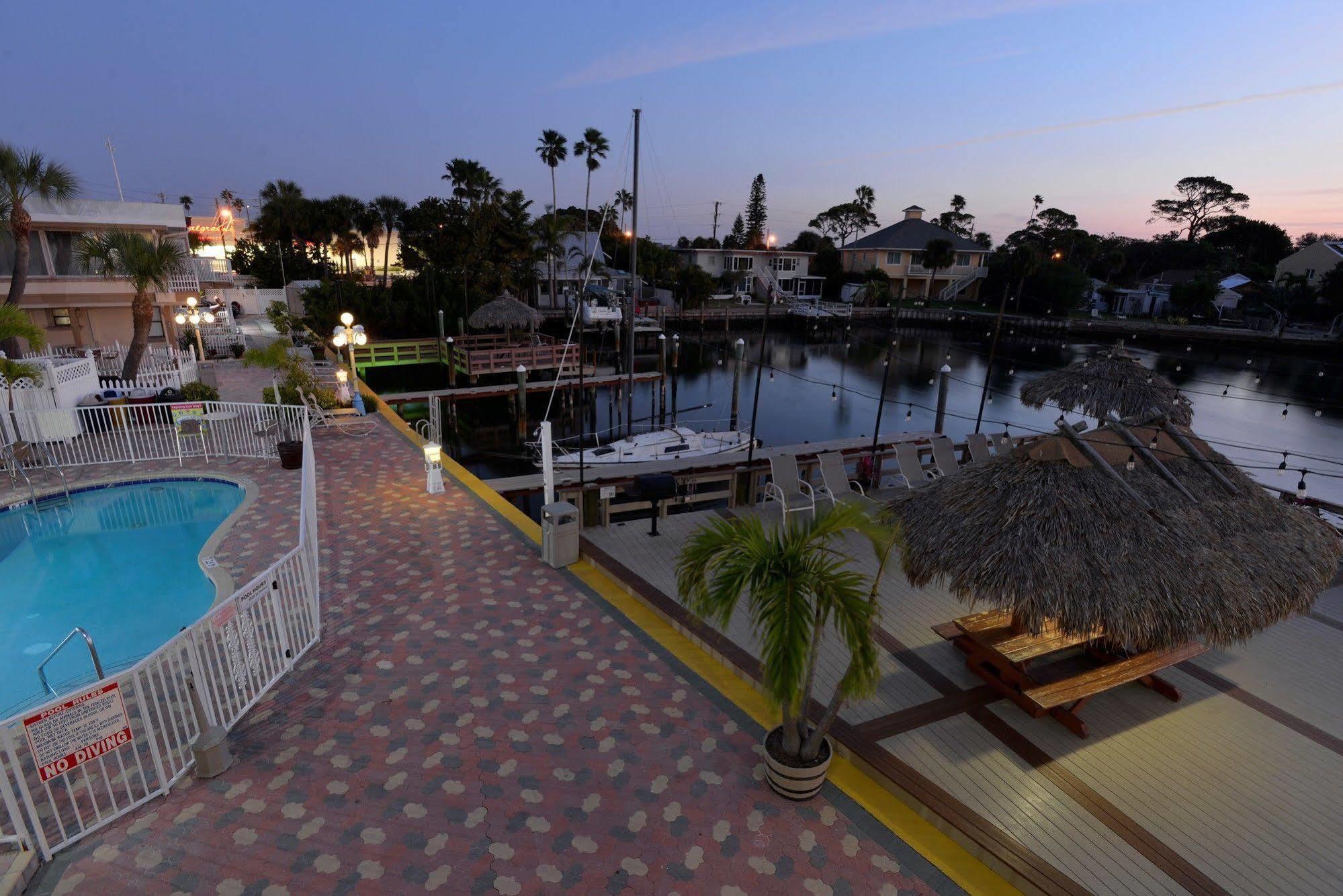 Bayview Plaza Waterfront Resort St. Pete Beach Esterno foto