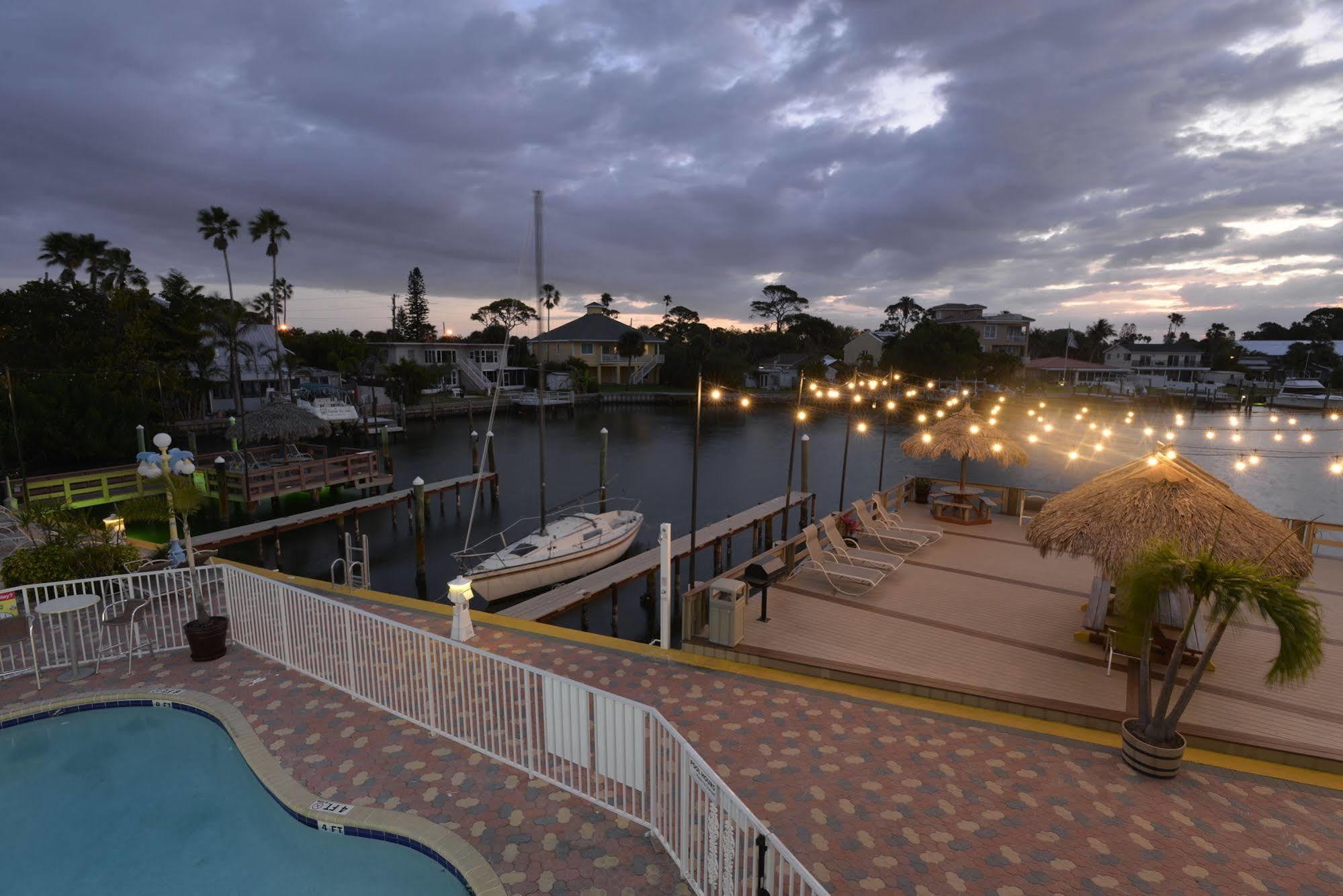 Bayview Plaza Waterfront Resort St. Pete Beach Esterno foto